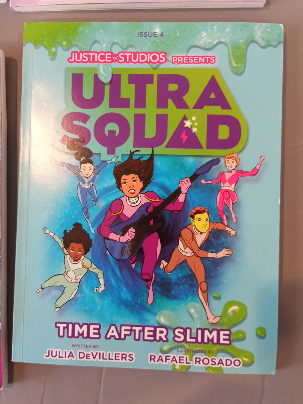 Ultra Squad Graphic Print Kids Book Set 1-4